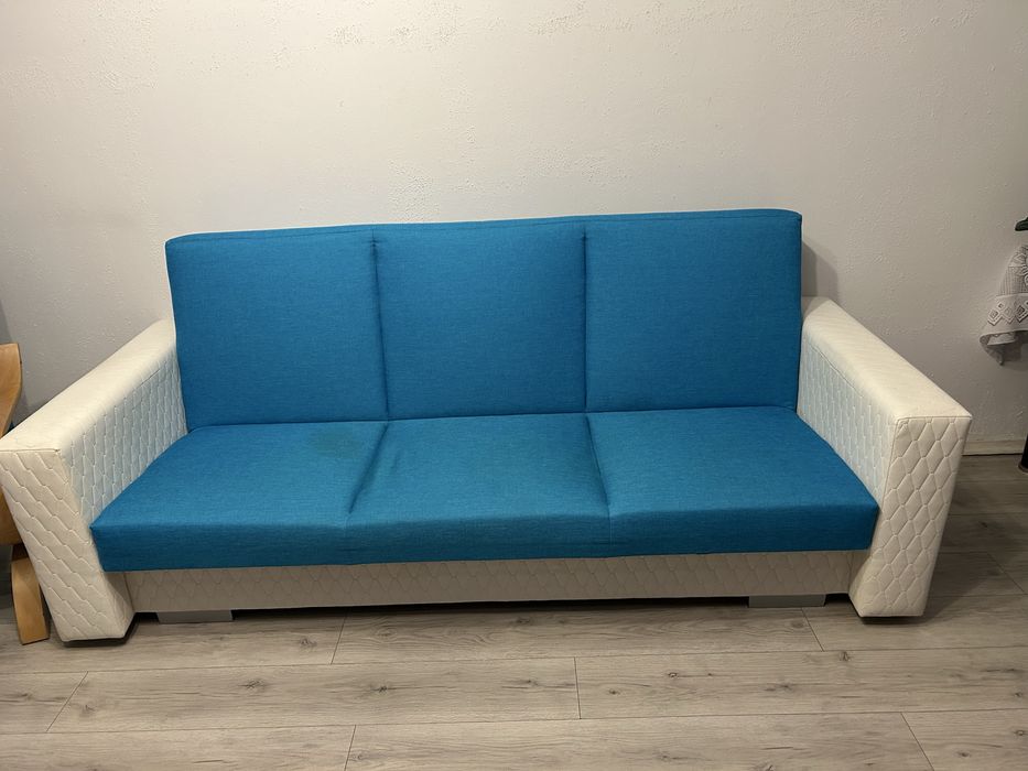 Zestaw mebli tapicerowanych.