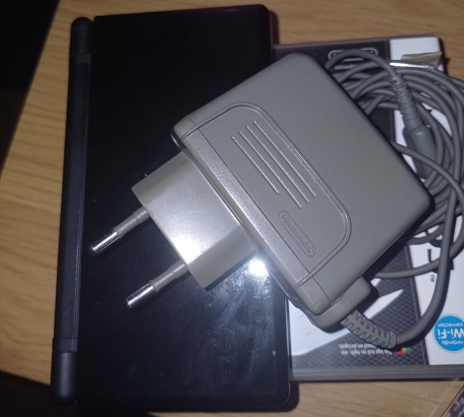 Nintendo DS Lite + Pokémon Black & Pokémon Diamond
