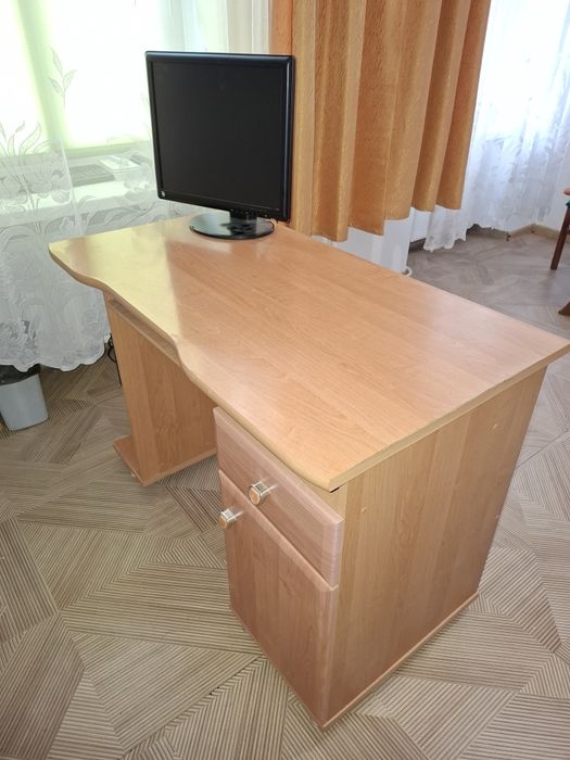 Sprzedam biurko w dobrym stanie