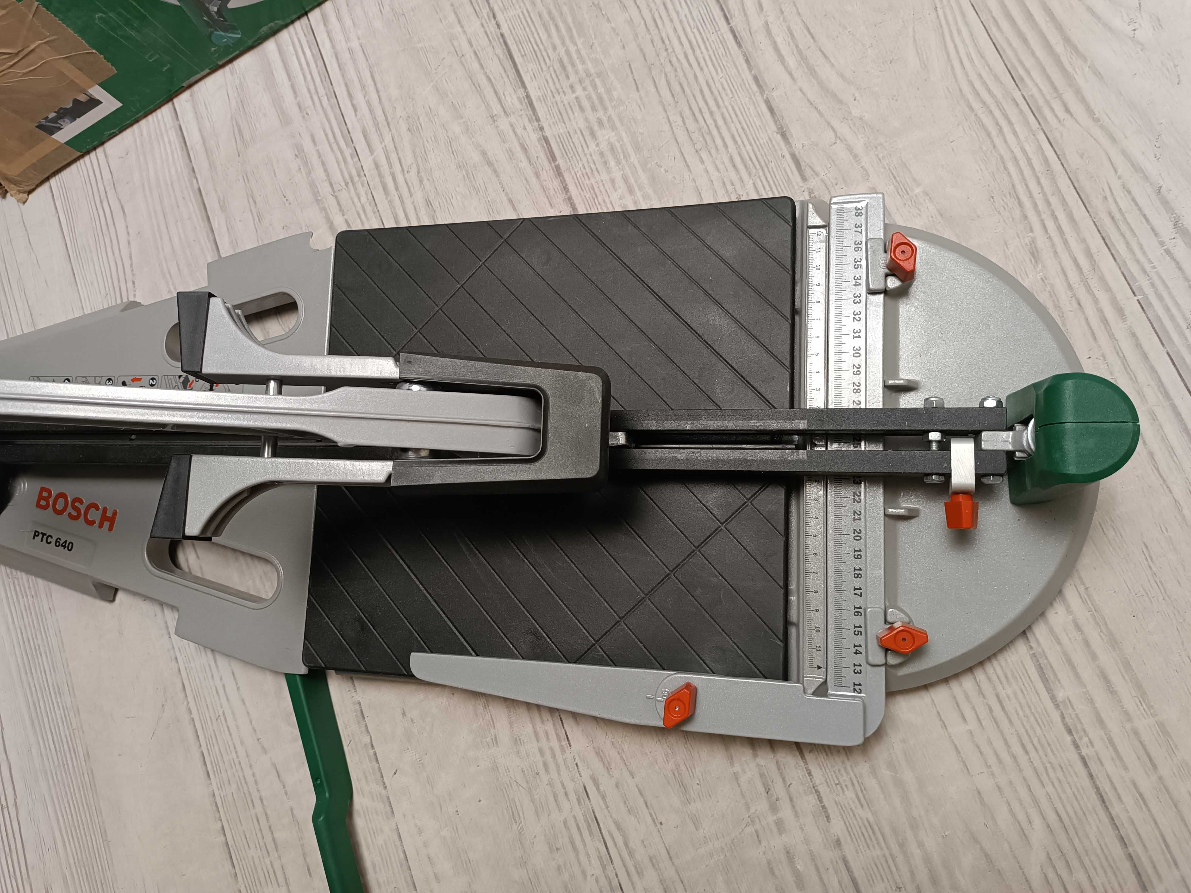 Bosch PTC 640 плиткоріз довжина різу 640мм, товщина мат. макс. 12мм