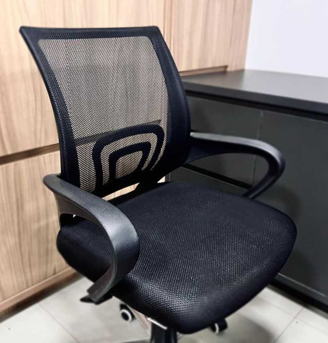 крісло офісне сітчасте крісло для дому комп'ютерне чорне