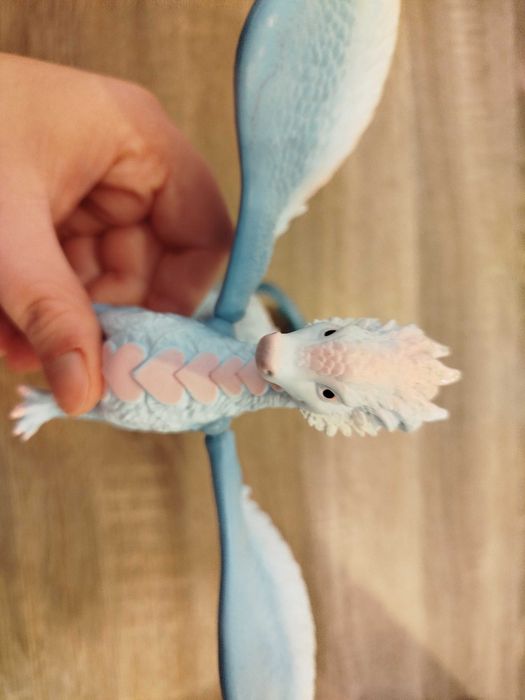 Figurka Kryształowy smok rezerwacja