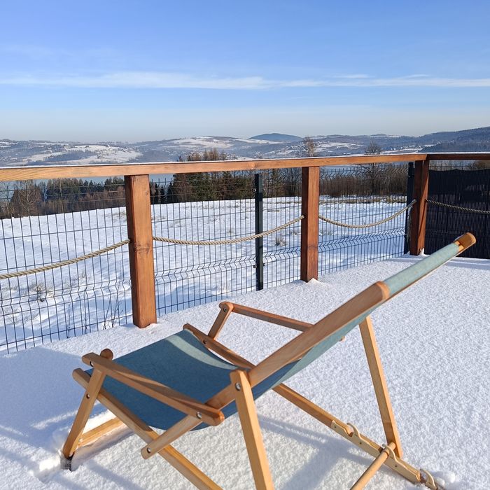 Tulichatki- domki w Beskidach z widokiem na jezioro