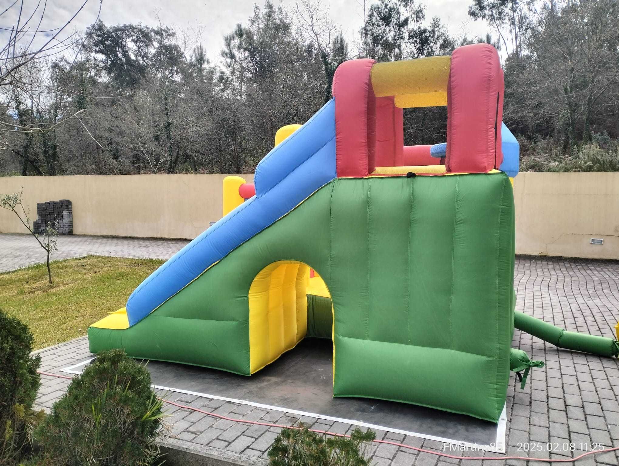 Insuflável aluguer/dia