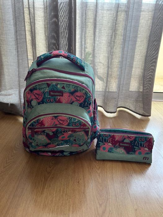 Mochila, base com rodas e estojo