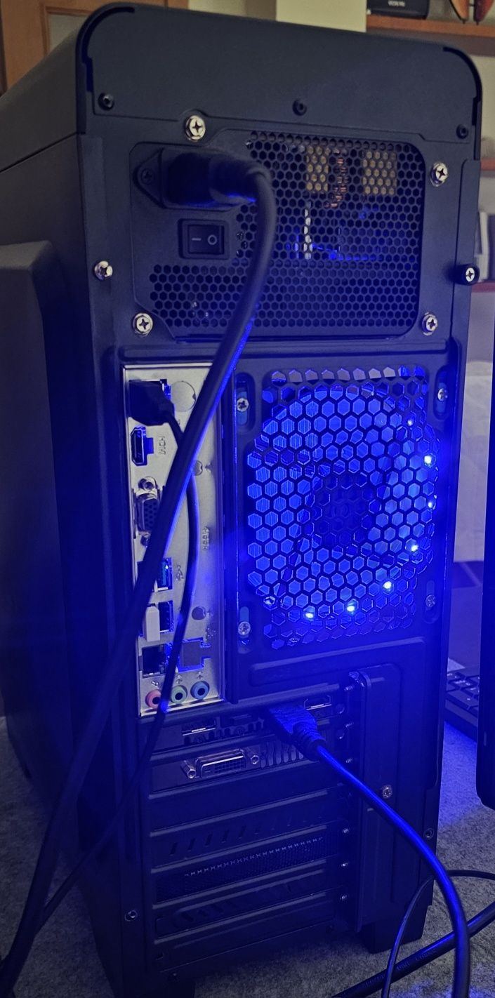 Pc Amd r7 3700x , 32gb ram ddr4 e Asus Nvidia 1060 6Gb