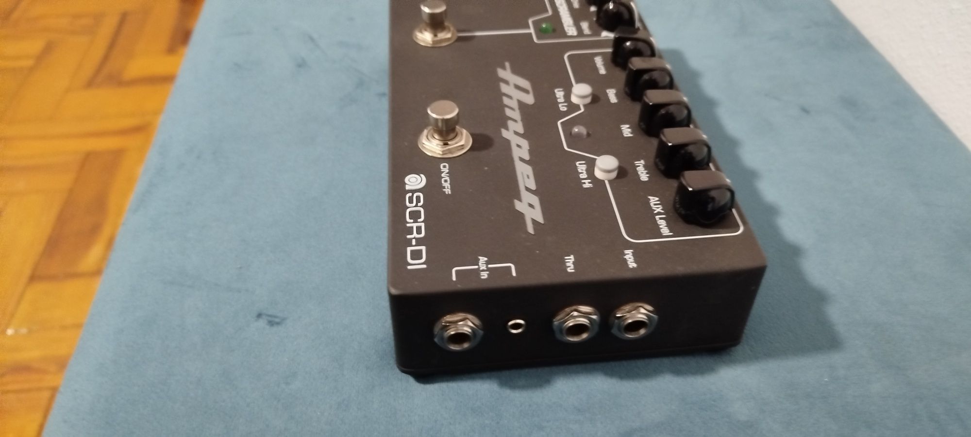 Ampeg SCR-DI pré-amp