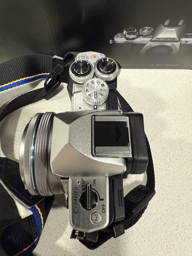 Aparat Olympus OM-D E-M10 Mark II-stan idealny!