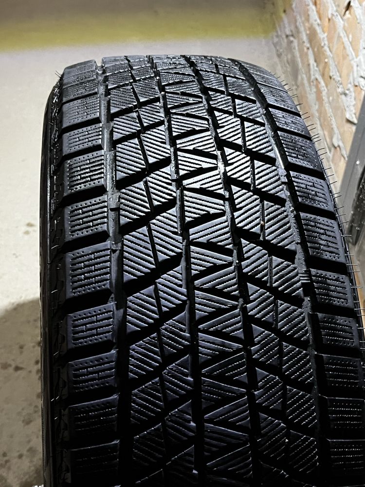 Зимова гума 255/50 r20