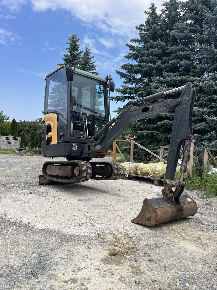 Minikoparka volvo ec15c