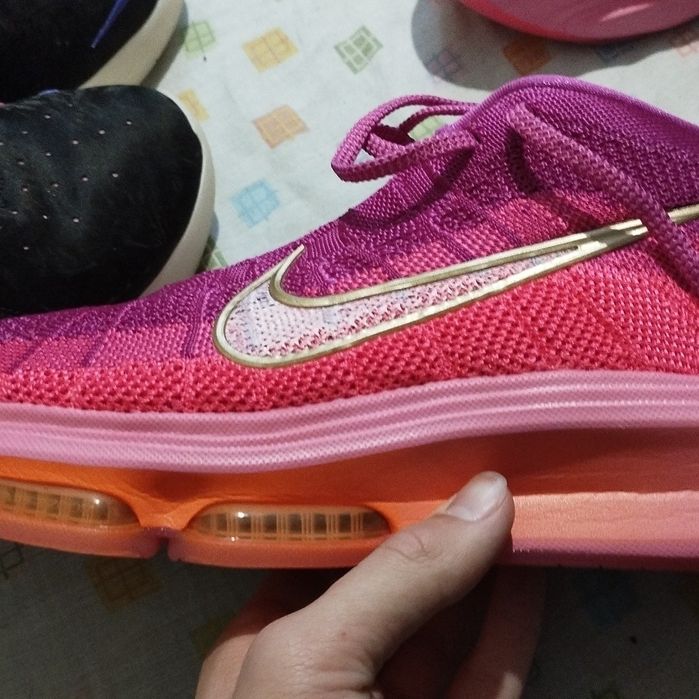 Баскетбольні кросівки Nike G.T hustle 3