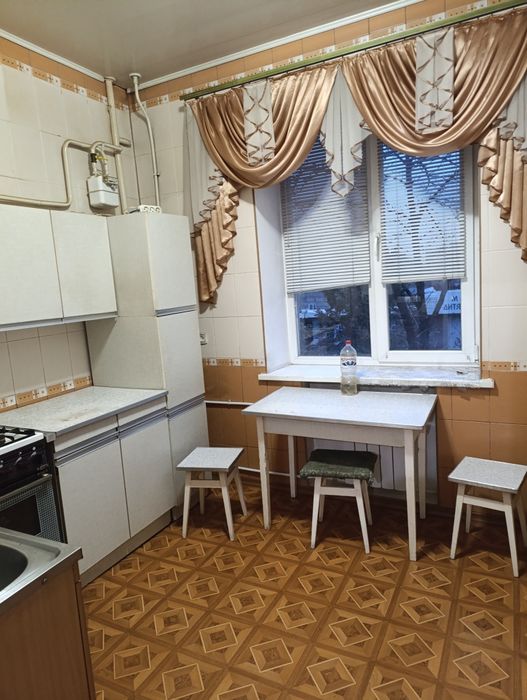 Продам квартиру 3 кімнати в центрі міста