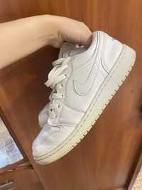 Nike air jordan 1 low