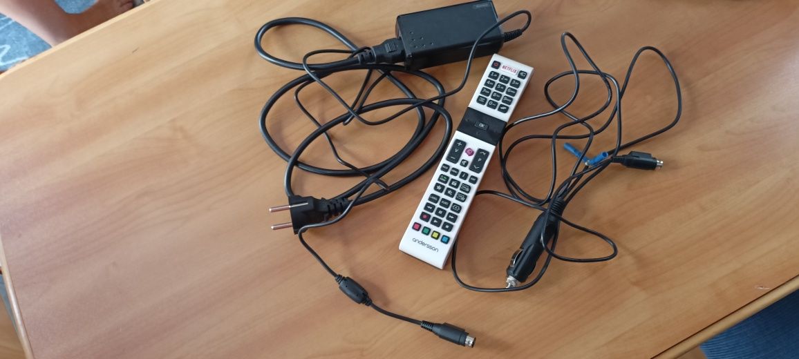 Telewizor Andersson 24 cale zasilany 12 i 220 V