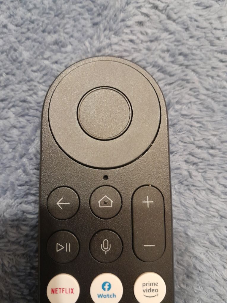 Voice KP45CM pilot głosowy do portalu Facebook TV z Netflix Prime Vide