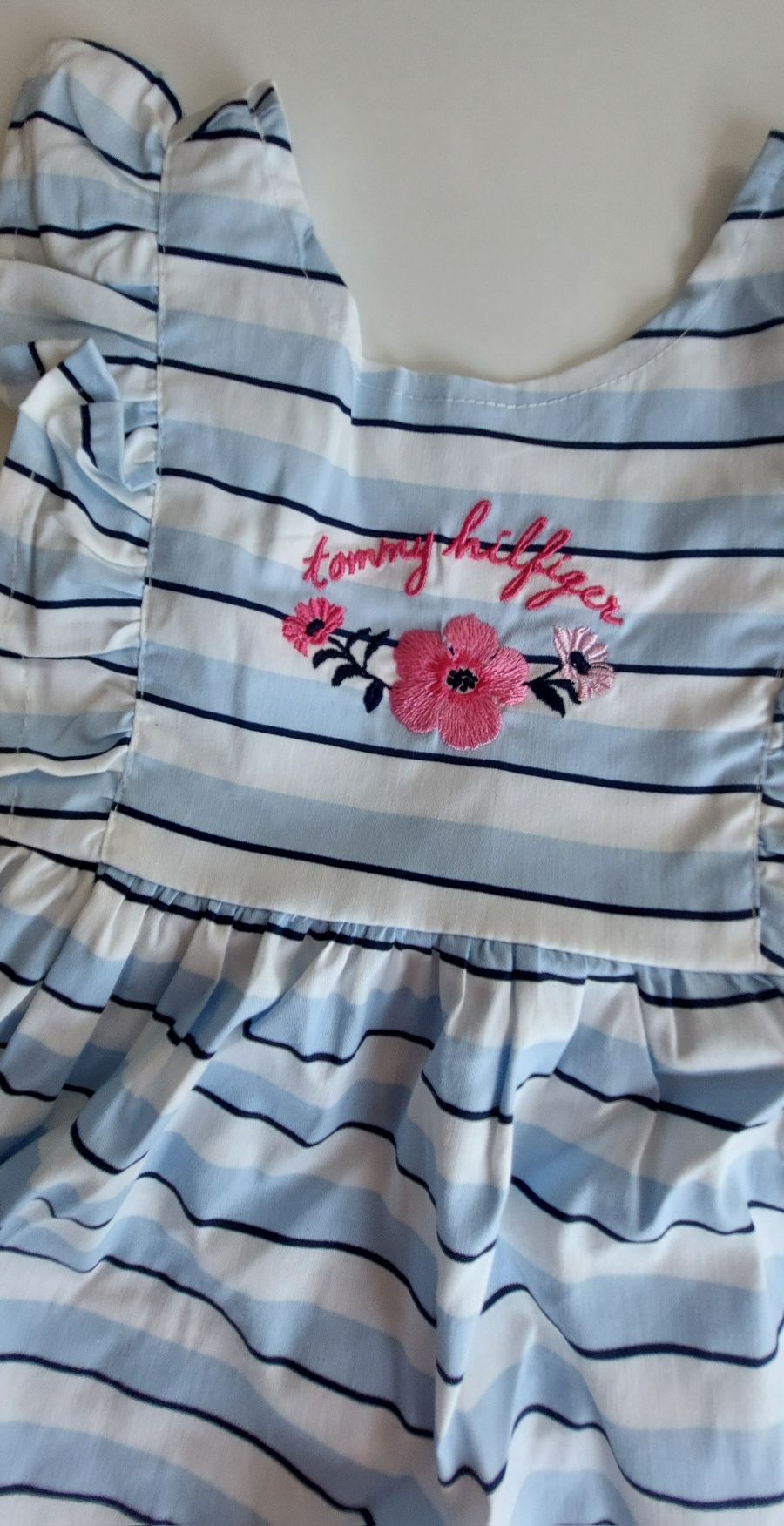 słodka przewiewna dobrej jakości sukieneczka Tommy Hilfiger