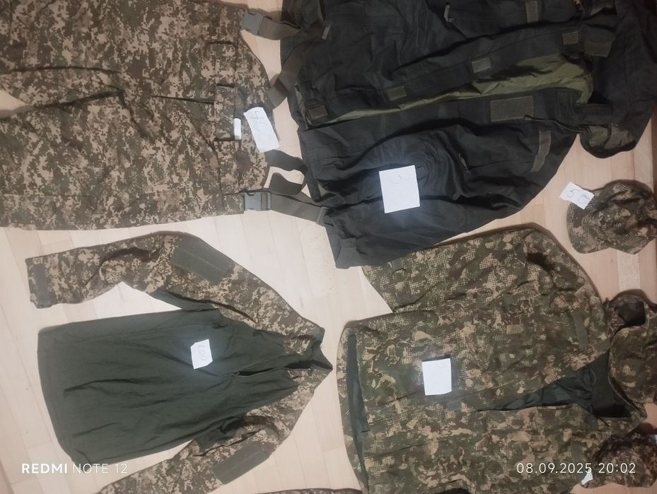 Продам куртки зимові