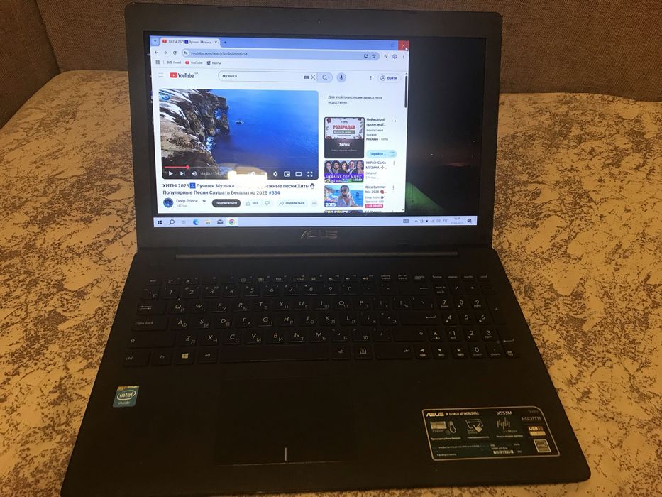 Ноутбук ASUS X553M с большим экраном и SSD диском
