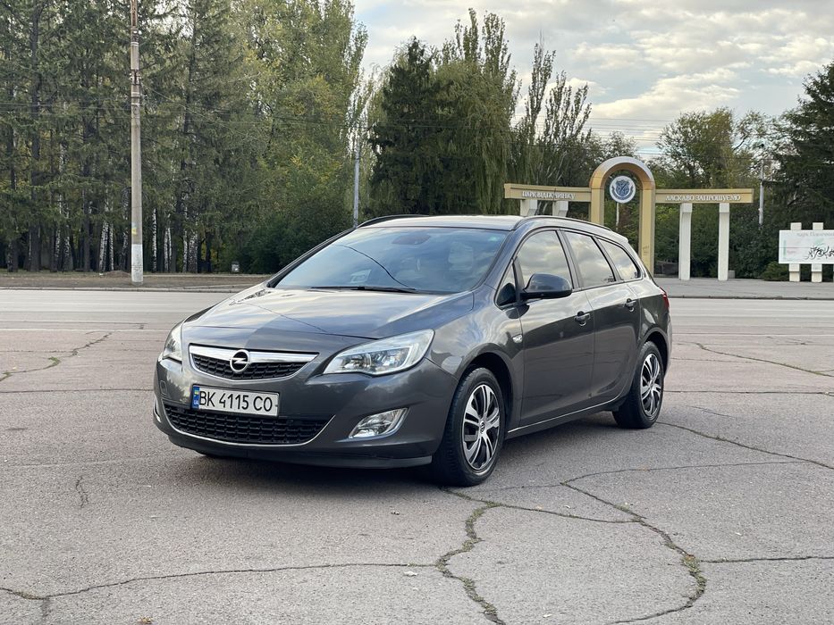 Opel Astra J турбо-бензин 6-ть передач без вкладень