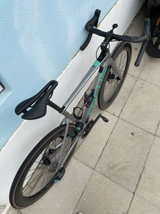 Bicicleta de estrada Focus Izalco Max disc