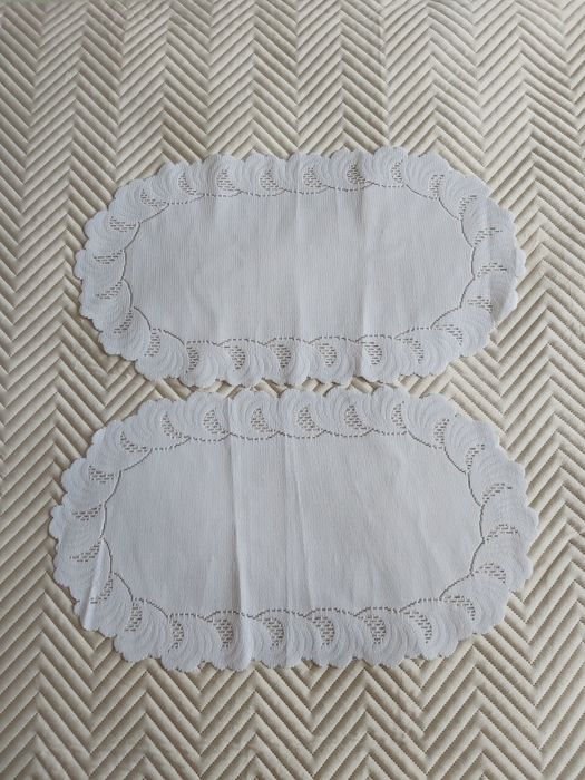 Serwetki białe owalne