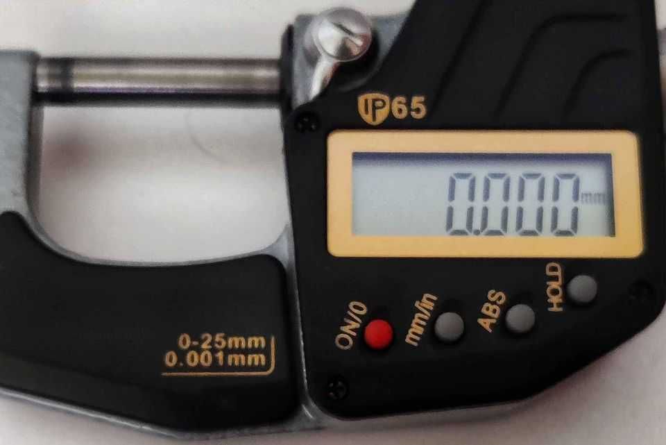 Mikrometr elektroniczny 0-25 mm 0,001