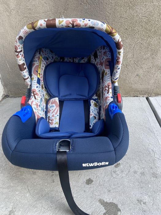 Автокрісло в гарному стані від нарожнння до 9 кг