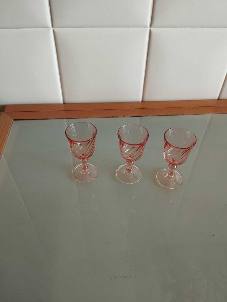 Pratos e copos arcoroc rosaline