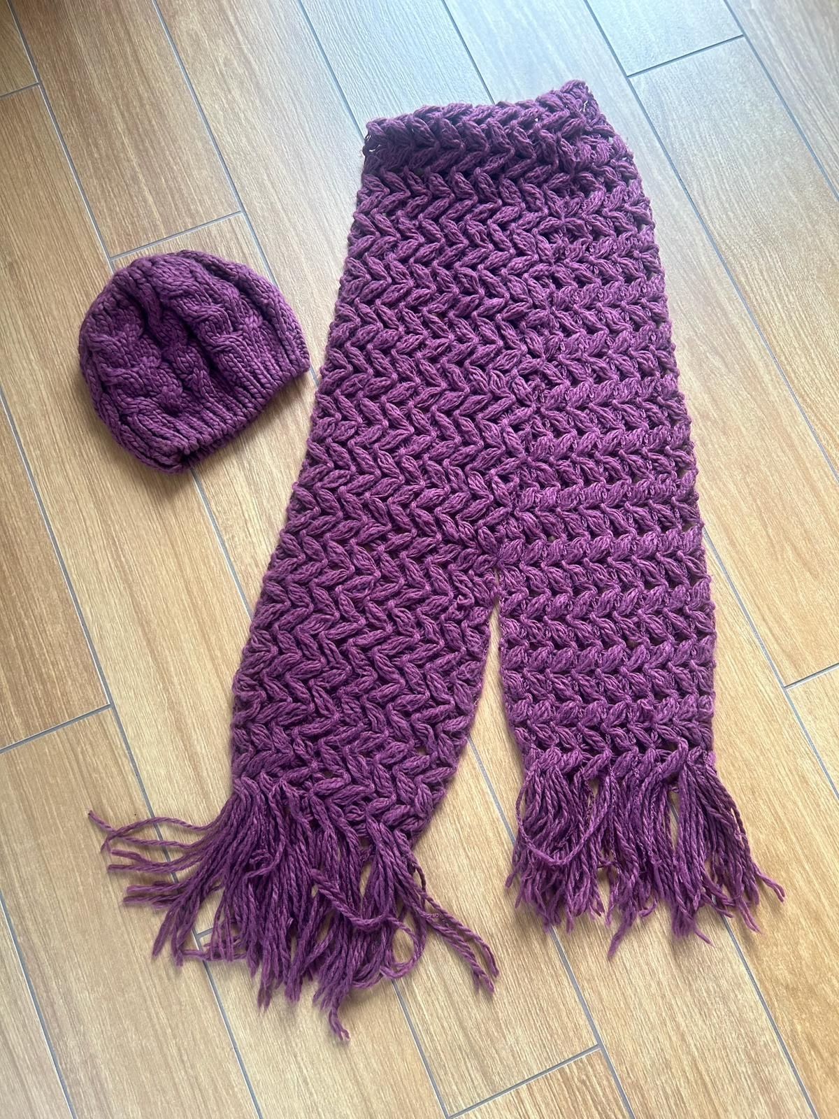 Zimowy fioletowy komplet czapka i szalik