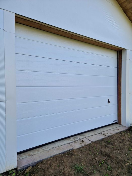 Brama garażowa segmentowa WIŚNIOWSKI