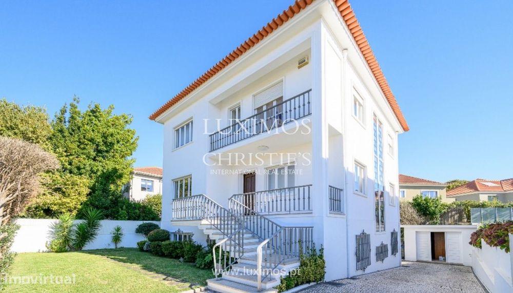 Moradia V4+1 com jardim à venda em Lordelo do Ouro, Porto