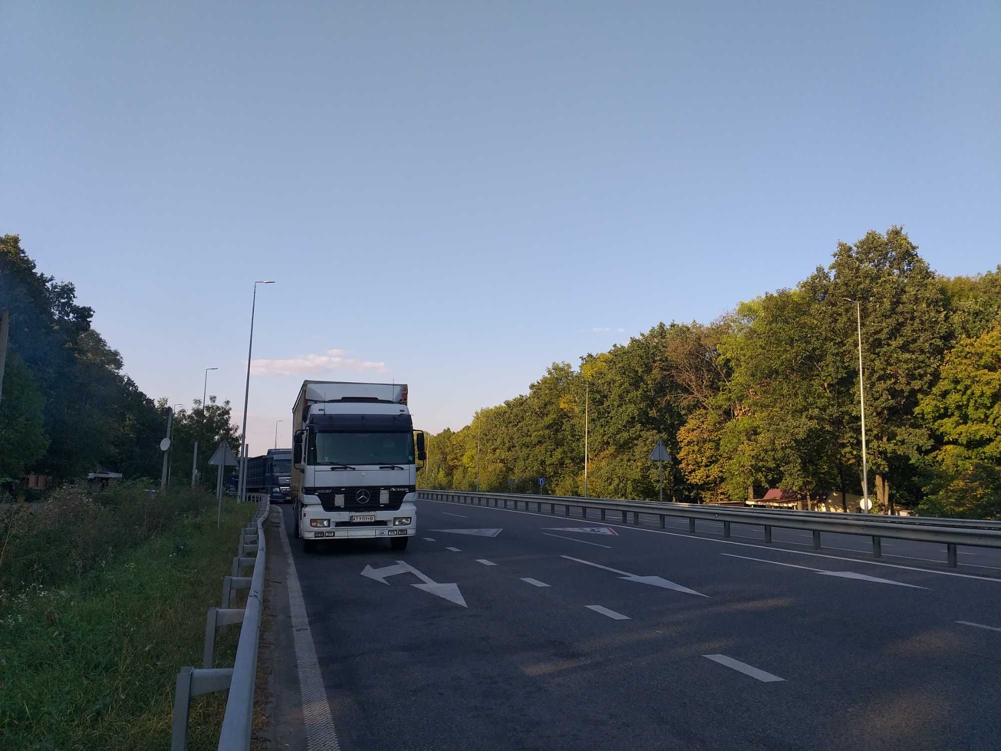 Mercedes-Benz Actros 2543, тент-штора, 15т, з лінивцем