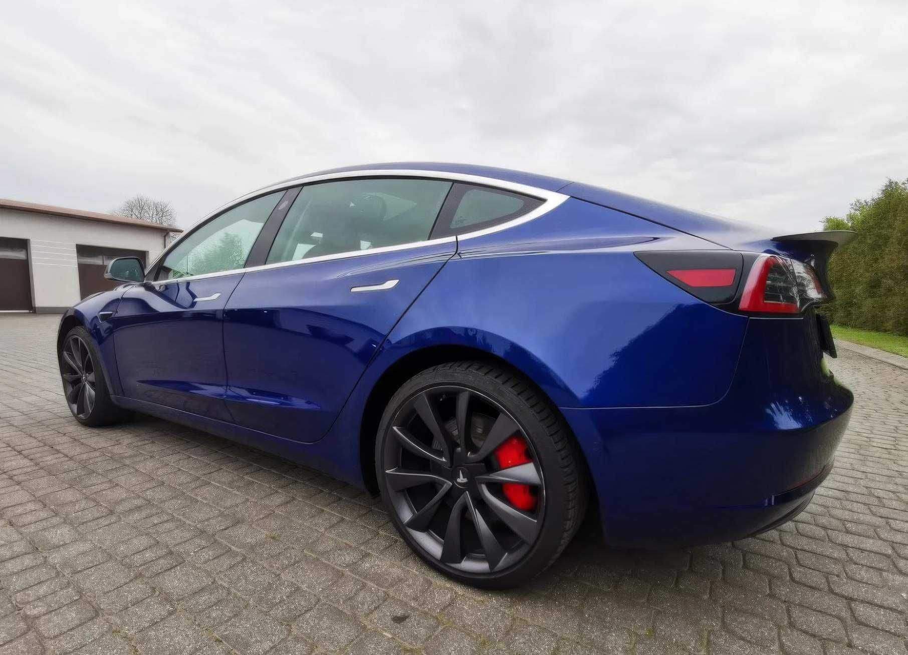 Tesla Model 3 2019