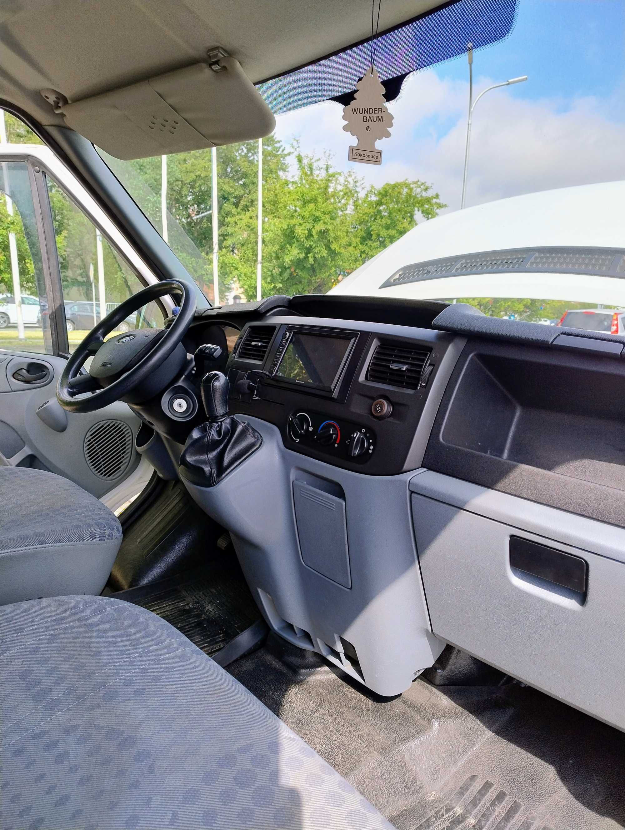 Ford Transit  2011