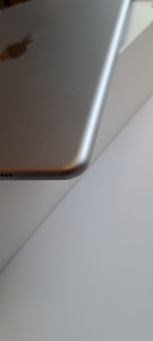 Apple iPad PRO 9,7 128GB WIFI + Cellular   A1674 Space Gray Gray