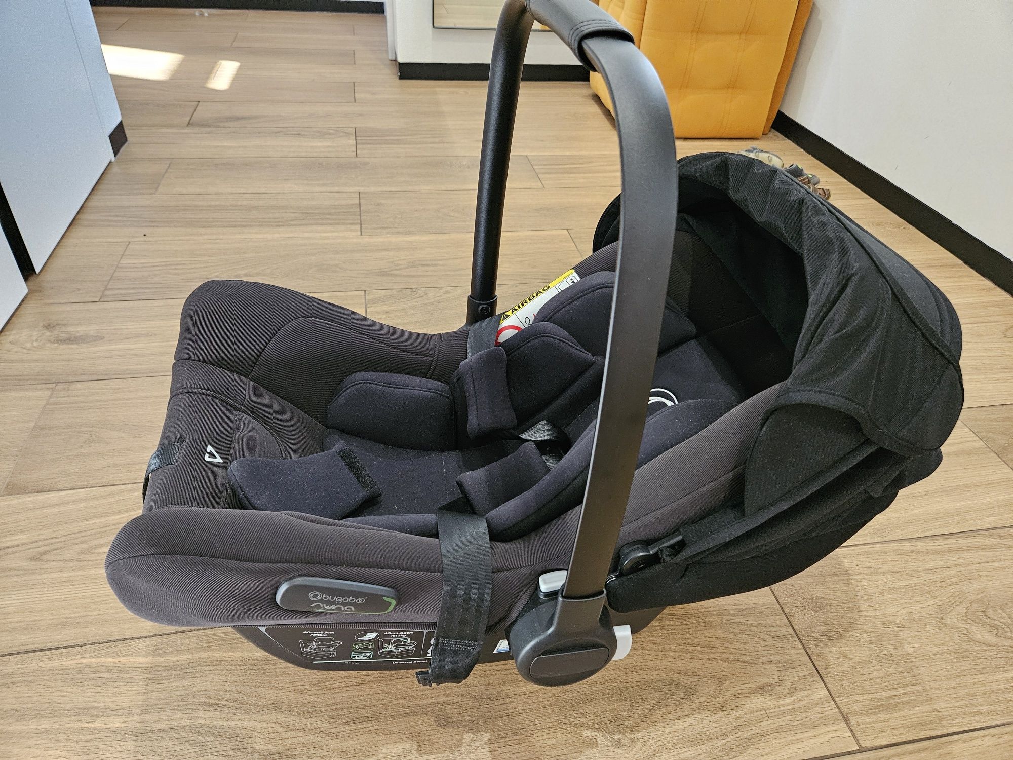 Автокрісло Bugaboo Turtle Air By Nuna разом з базою Bugaboo 360 base