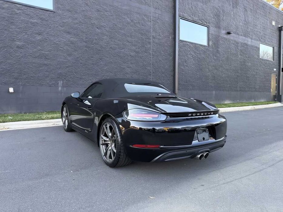 Porsche 718 Boxster S      2017