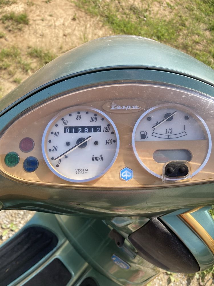 Piaggio vespa 125 et4