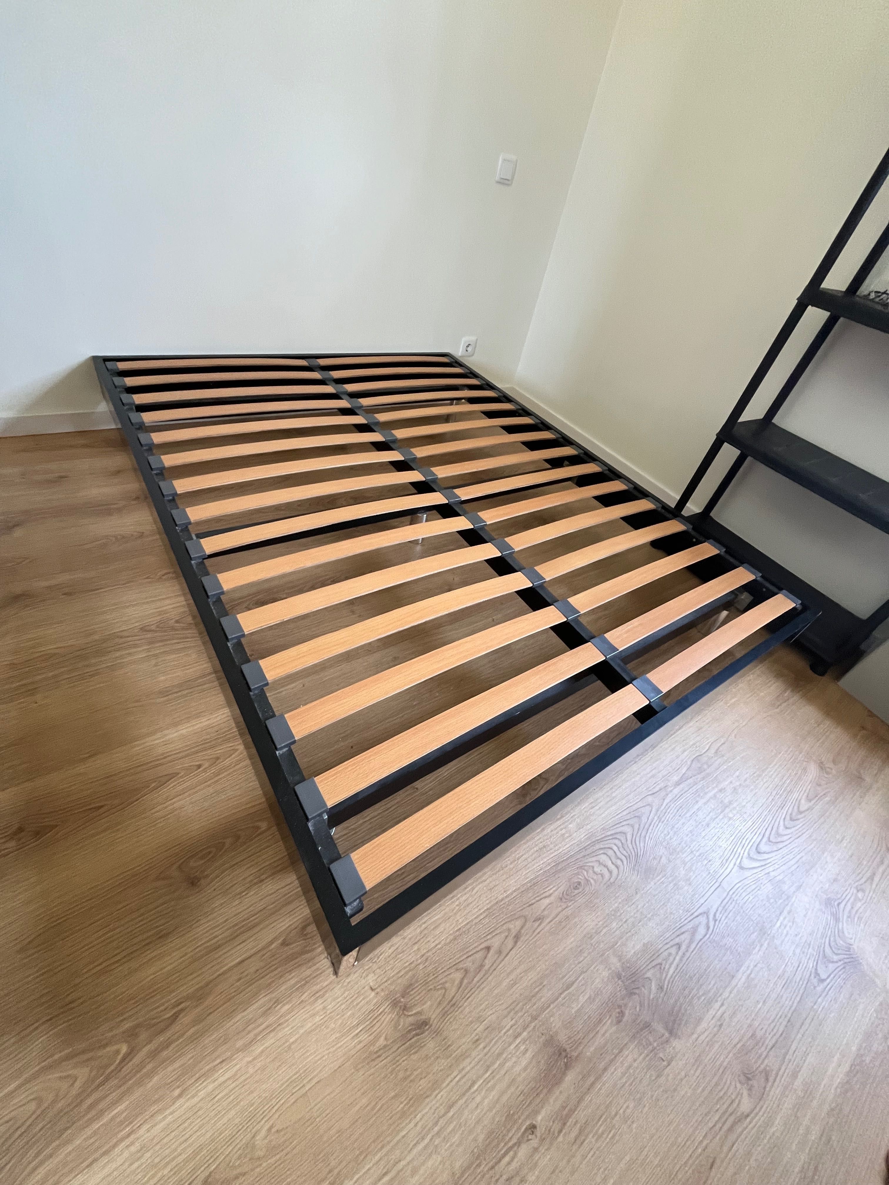 Cama com colchão