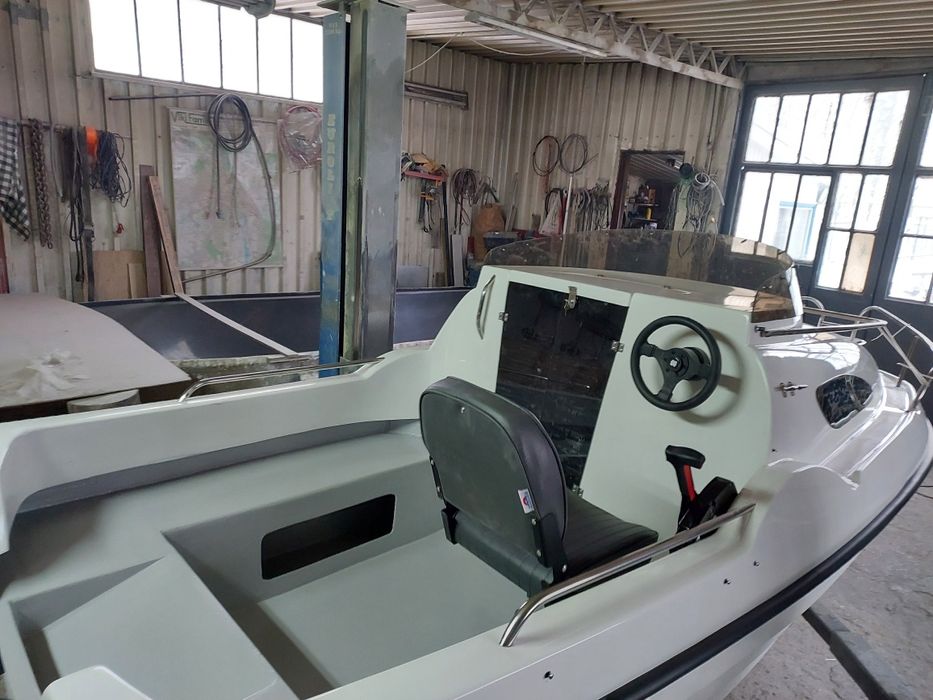 Fiord 425 Nowa Łódź kabinowa