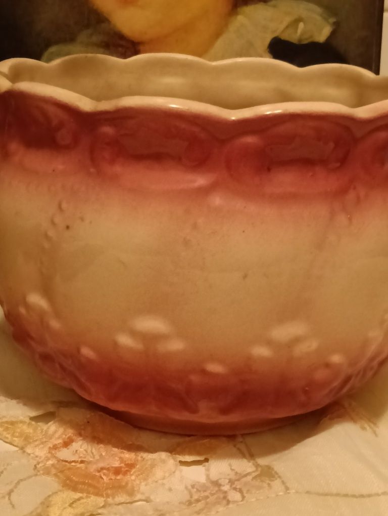 Belo cachepot de porcelana/ cerâmica Outeiro