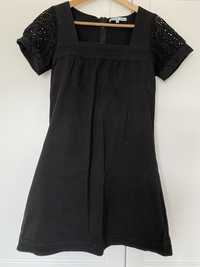 Krotka czarna sukienka