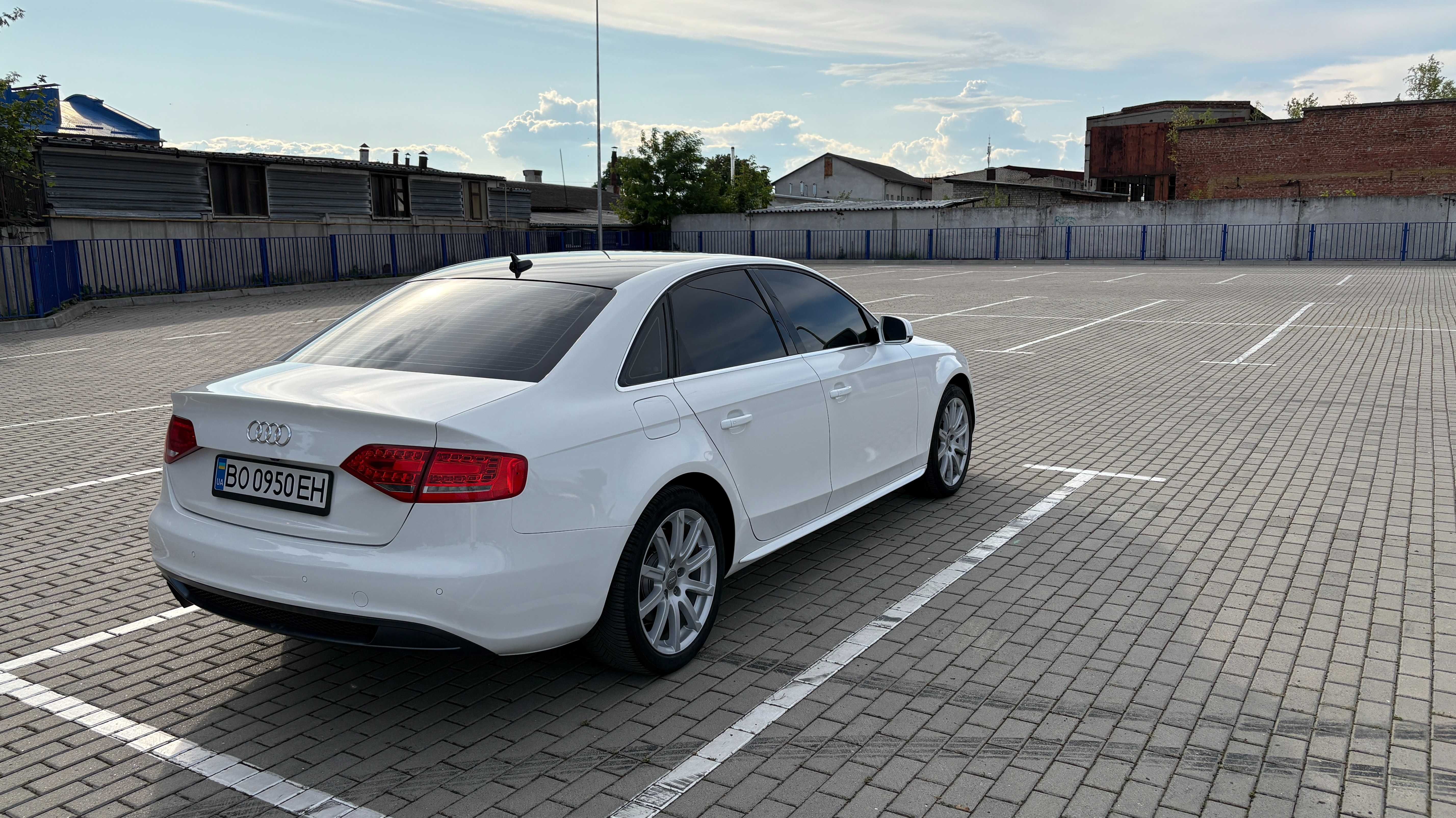 Audi A4 B8 S line 2.0 TFSI 211 к. с. 2012 р.