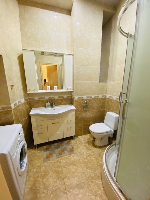 2-кімн. квартира у центрі Львова, вул.Грушевського, власник.