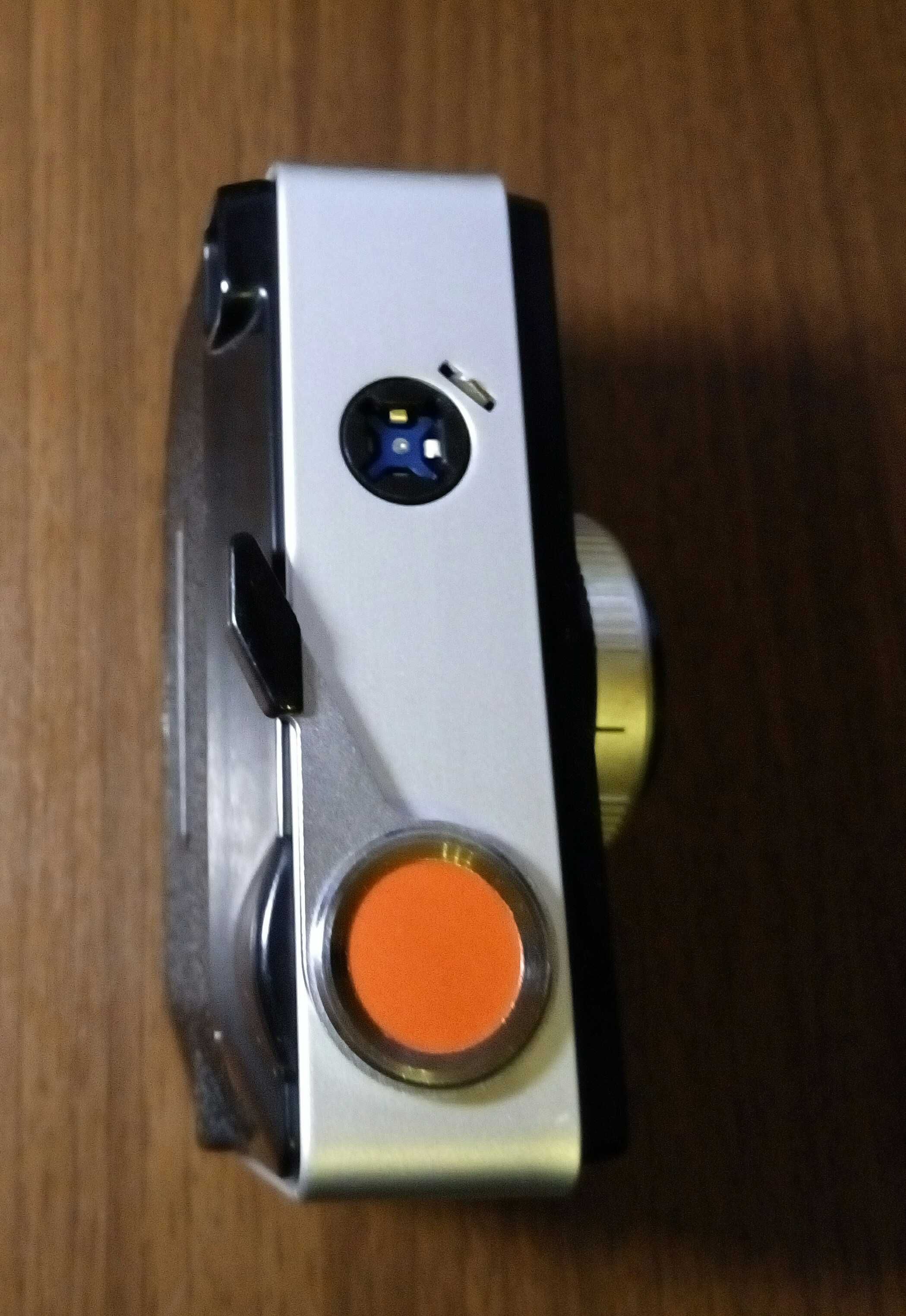 Фотоапарат AGFAMATIC 200 Sensor з футляром, 1972р. вінтаж
