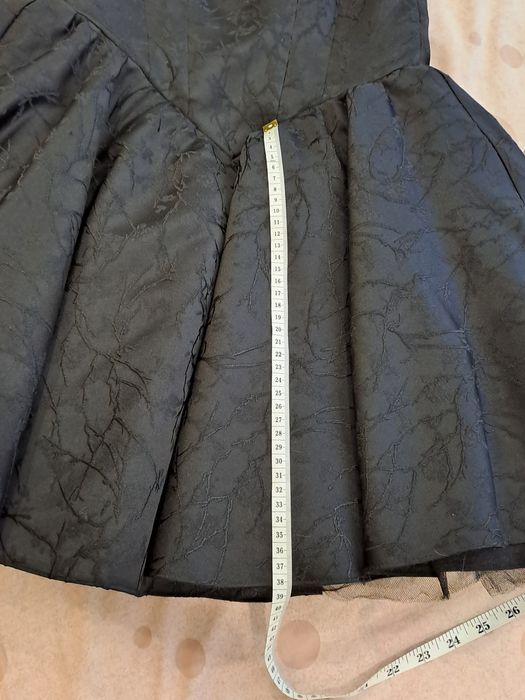 Коротка вечірня сукня