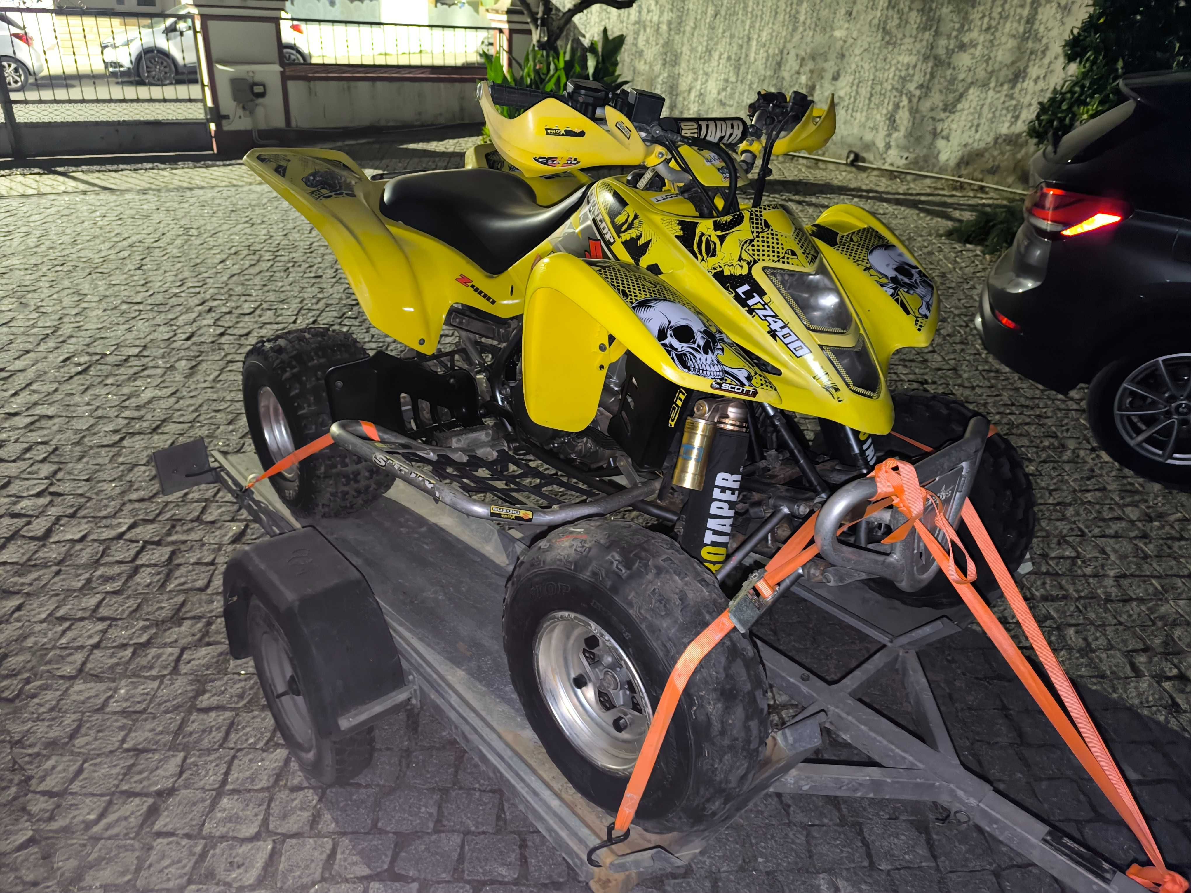 SUZUKI LTZ 400 (OFERTA REBOQUE + MINI MOTA CROSS)