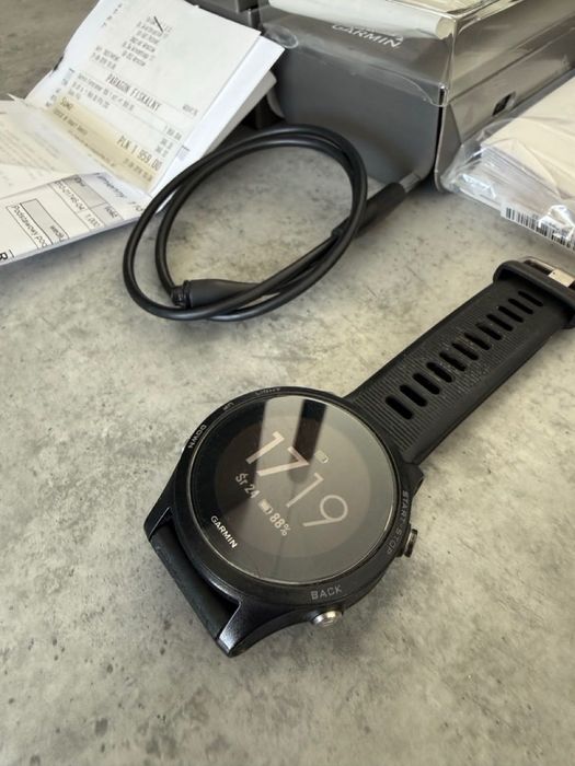 Zegarek GPS Garmin Forerunner 935 smartwatch