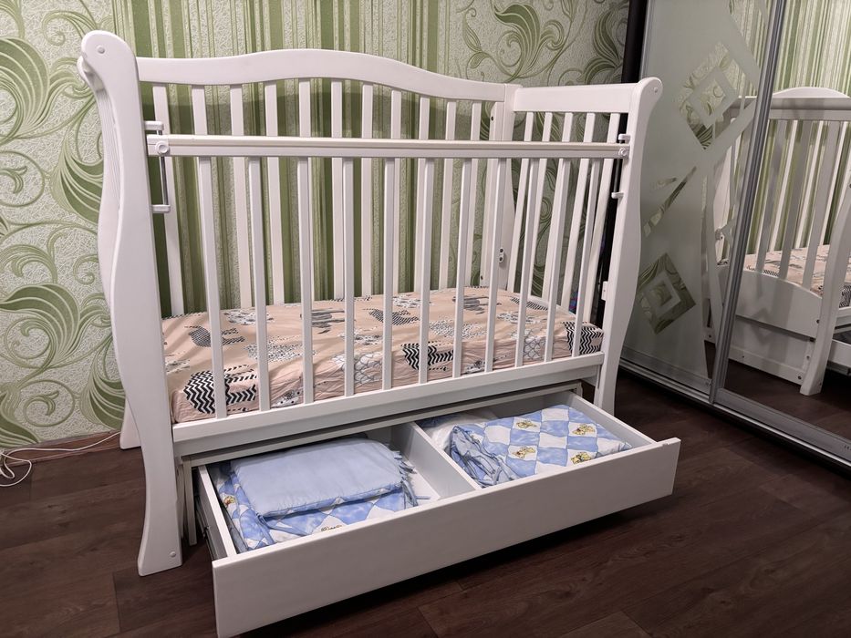 Дитяче ліжко маятник