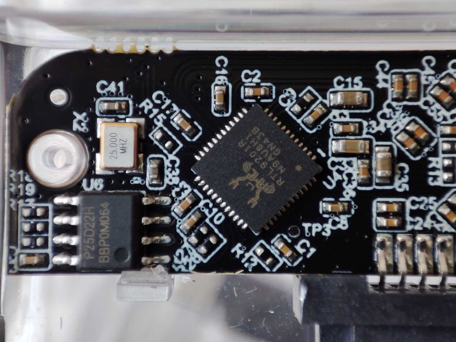 Dwie obudowy na dyski 2,5'' SSD, HDD. Ze złączem USB-C. Przeźroczyste.